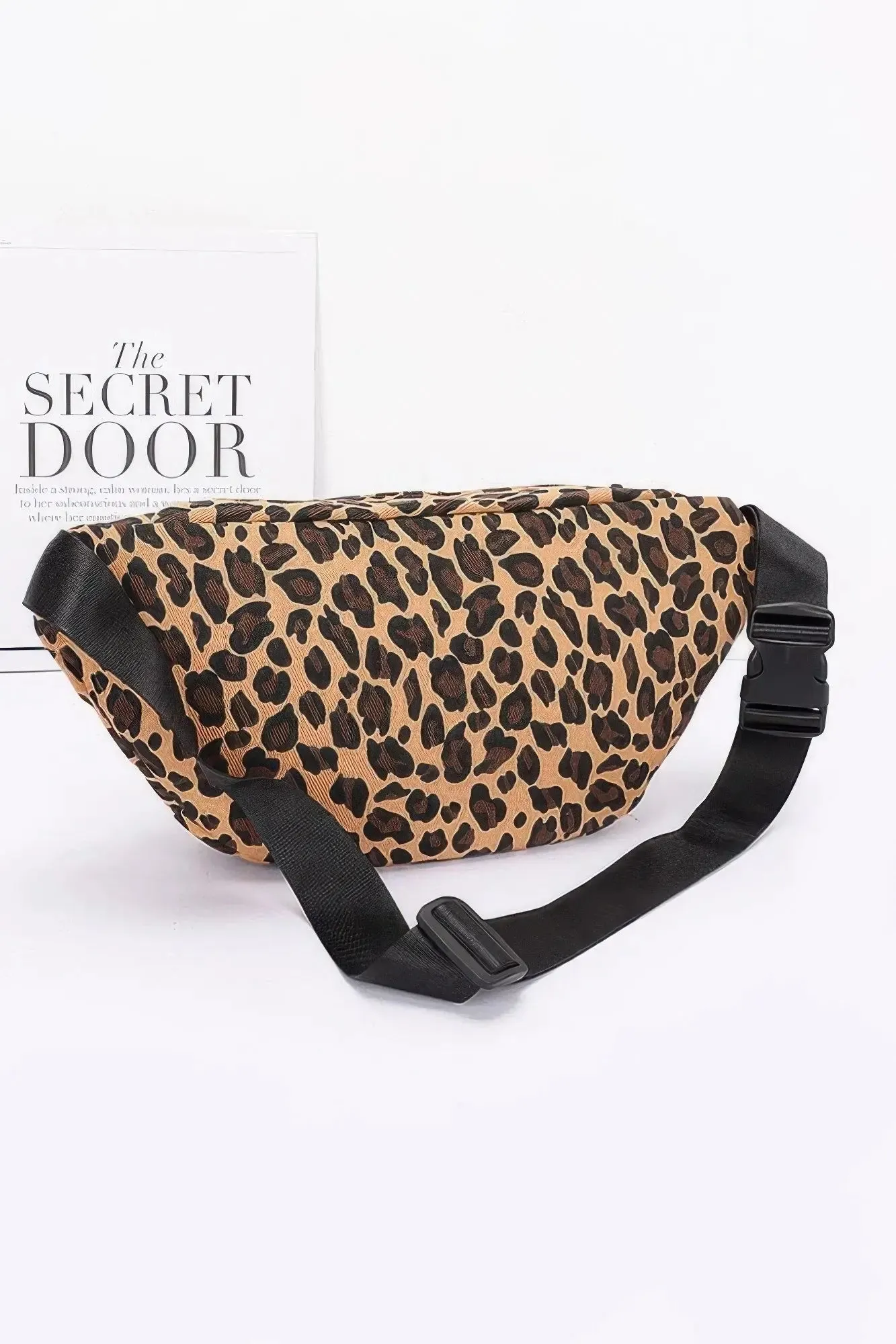 Cotton Canvas Leo Crossbody Bag – Bold, Stylish, and Practical
