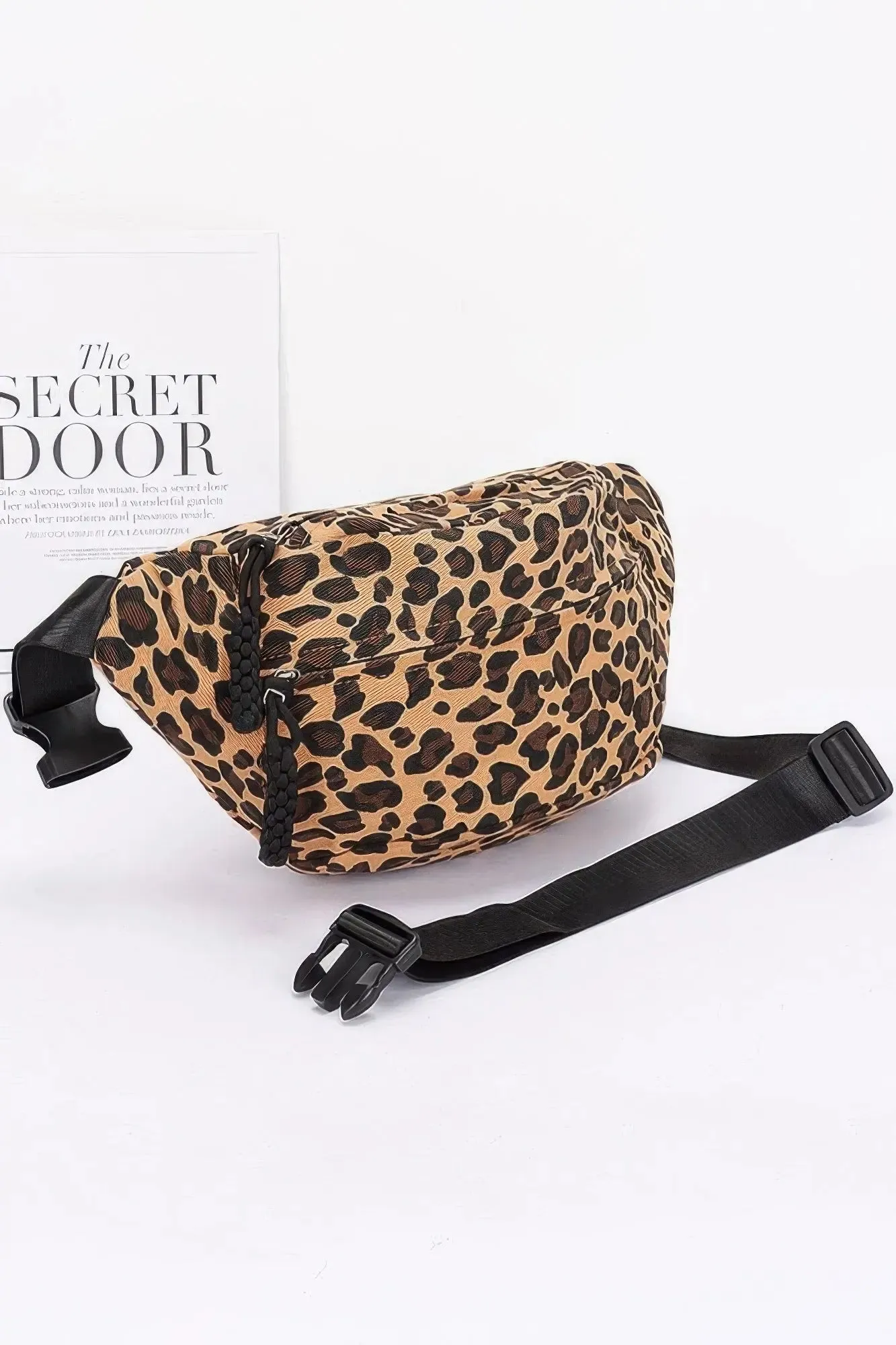Cotton Canvas Leo Crossbody Bag – Bold, Stylish, and Practical
