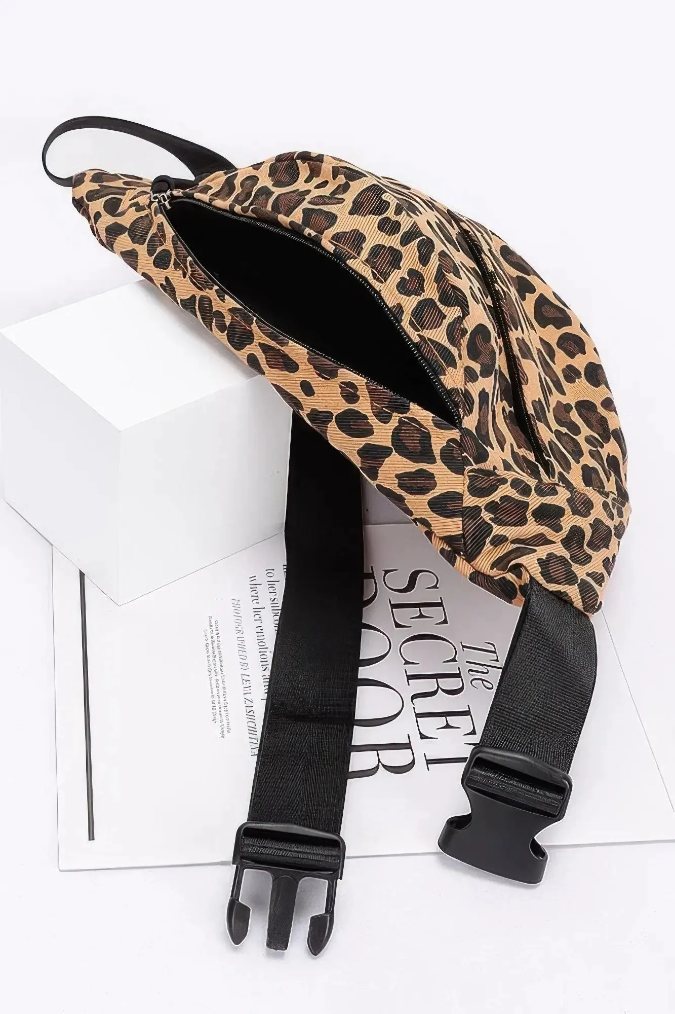 Cotton Canvas Leo Crossbody Bag – Bold, Stylish, and Practical